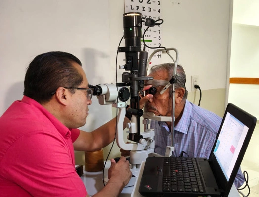 Consulta oftálmica especializada con el Dr. Noé Morales Ortiz en la Unidad Integral Oftalmológica UIO, Tula de Allende Hidalgo
